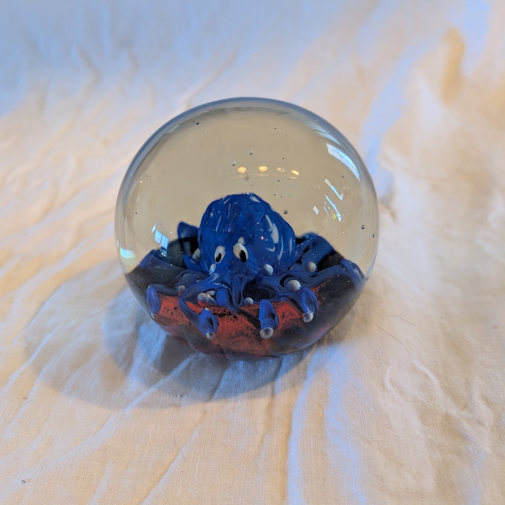 2/90$ Vintage Blue Octopus Glass Paperweight With Red Base